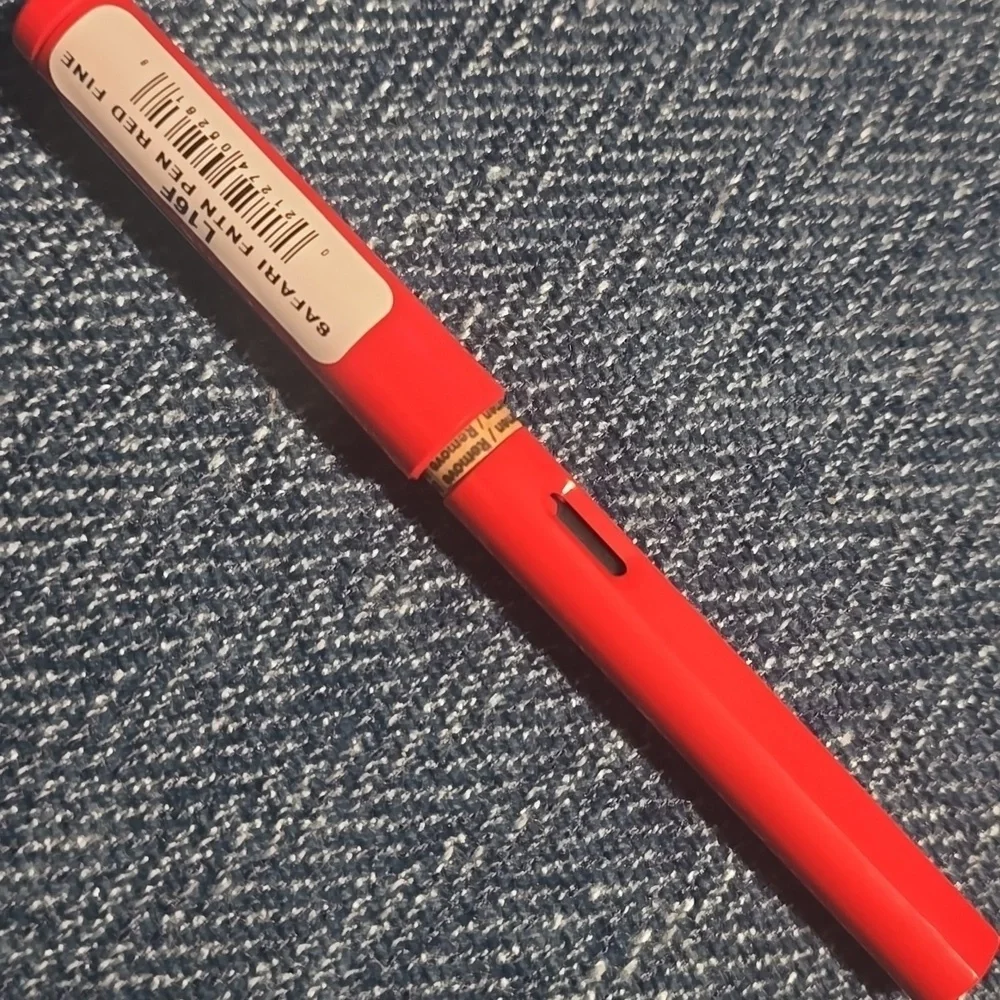 ❤️BUY 10 GET 5 FREE LAMY safari Fountain Pen red, Color red, Retail 37.00 USD